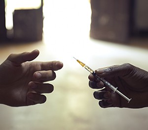 Drug abuse with people sharing the same syringe to inject heroine